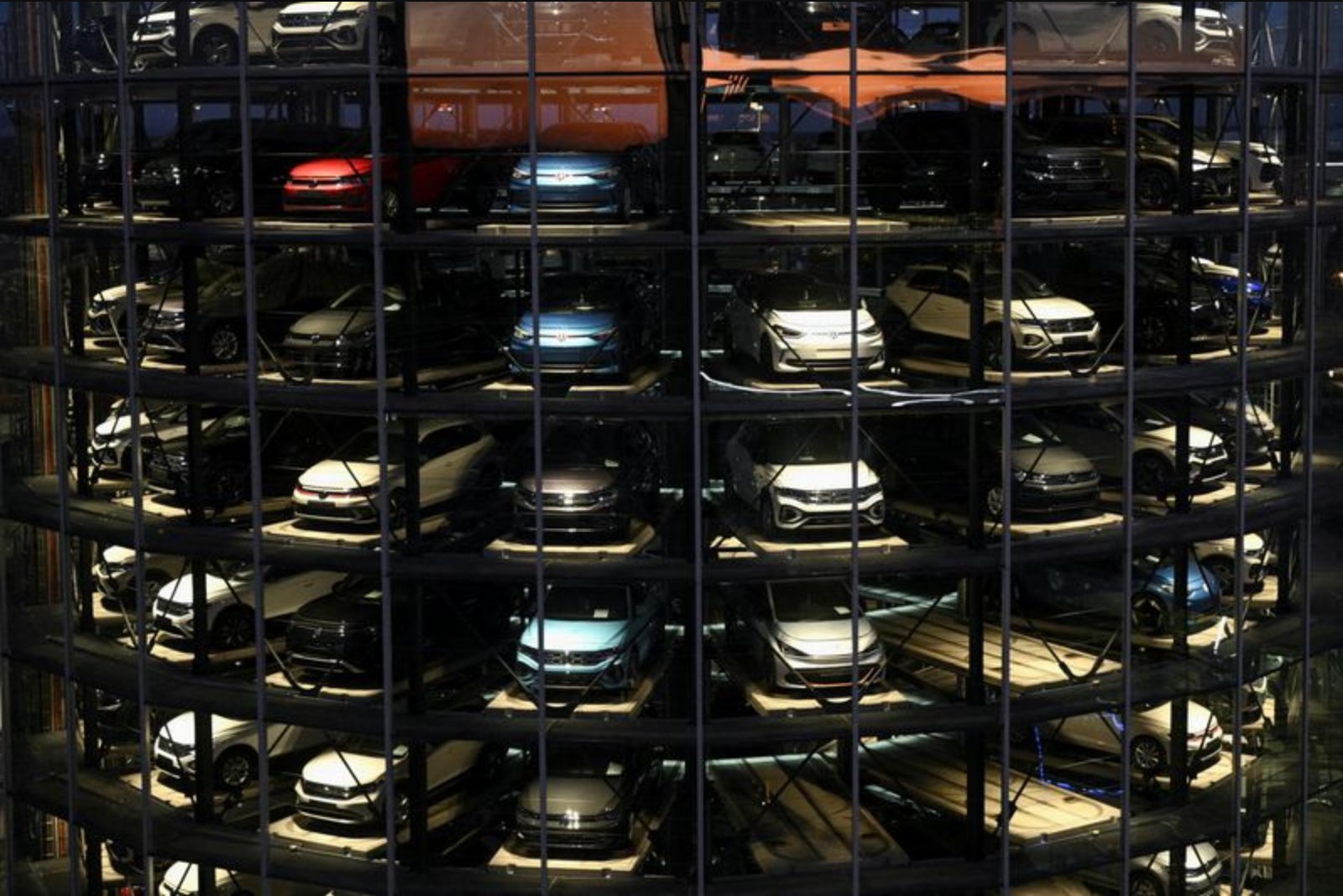Volkswagen Q1 operating profit slips 14% as tariffs and competition weigh