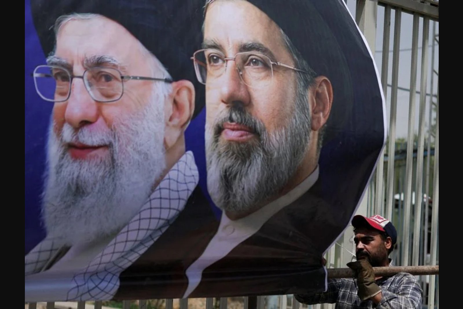 Vacancy at the Top - How the Invisible Supreme Leader Is Testing Iran’s Stability