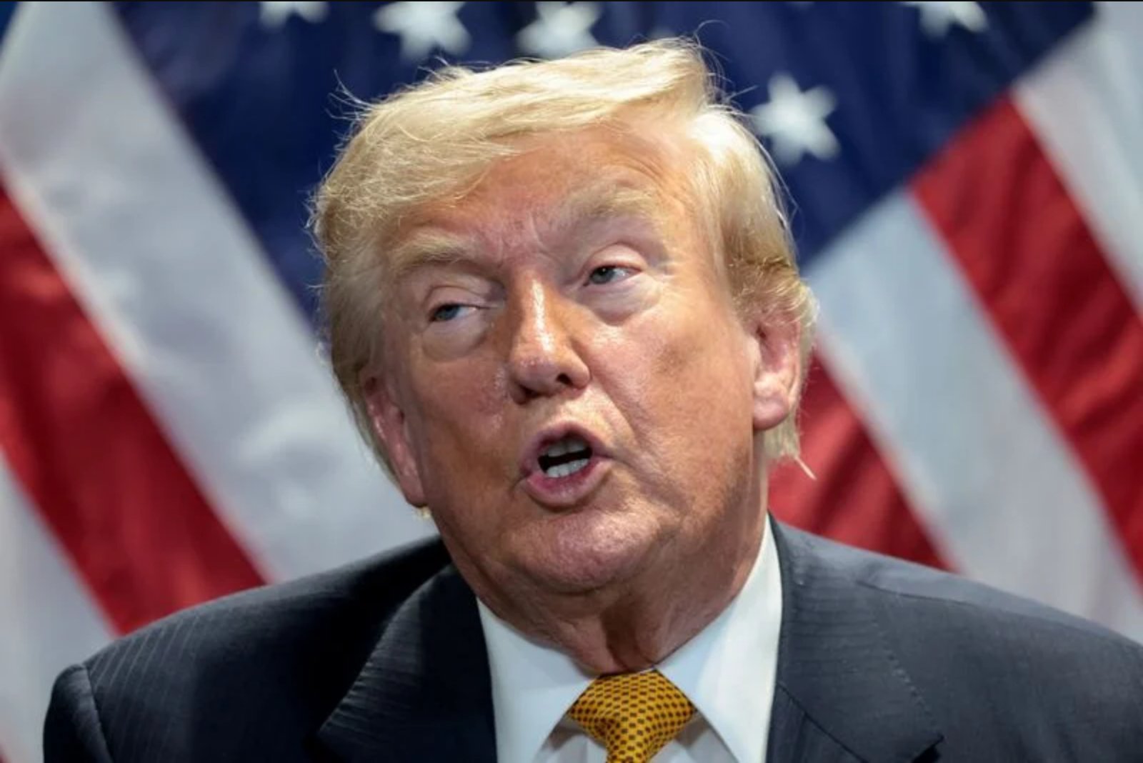 Trump Says He Expects Israeli Pullback from Southern Lebanon Despite Contradictory Remarks