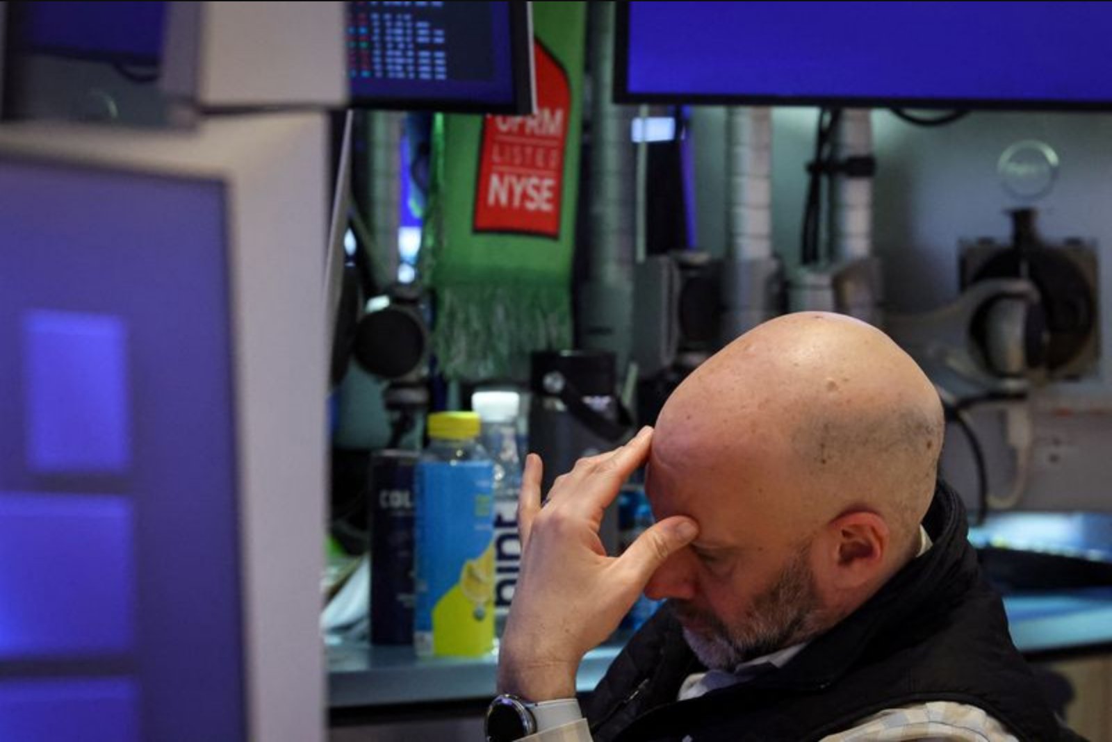 Markets Brace for AI-Driven Turbulence as U.S. Jobs Data and Broadcom Earnings Loom