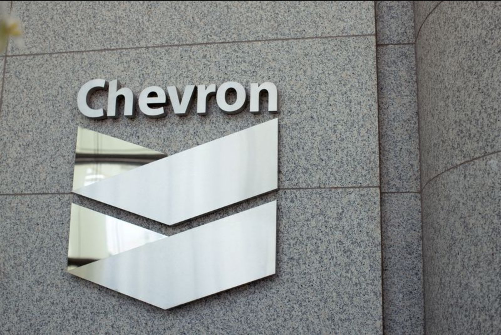 Chevron Sees $1.6B-$2.2B Q1 Upstream Earnings Lift on Iran-Linked Price Spike