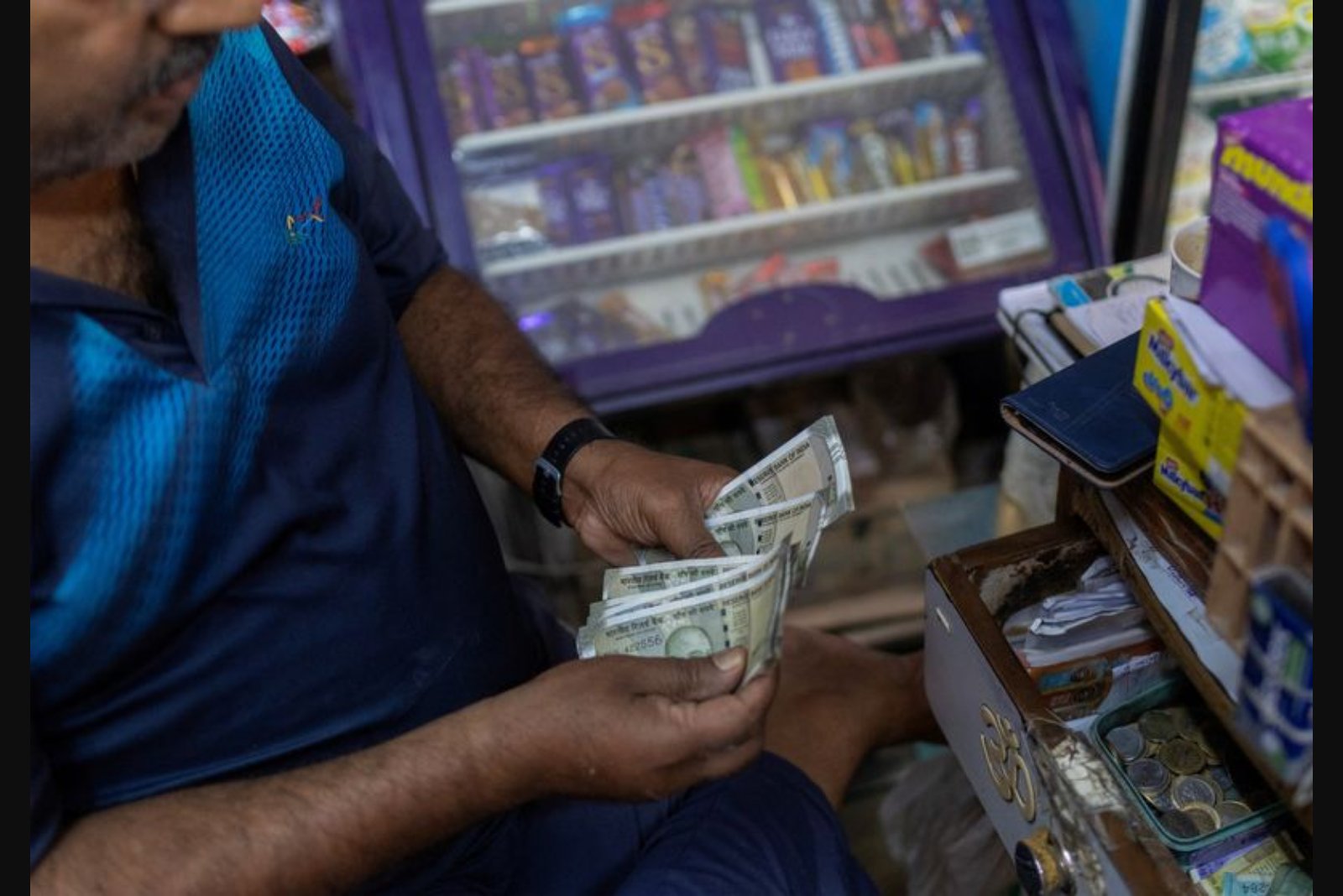 Rupee Rally Stalls as Corporates Exploit RBI-Induced Arbitrage Between Onshore Spot and NDF Markets