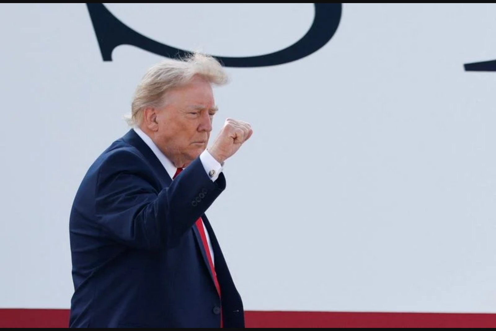 Trump Says He Is Not Involved in Personal Finances as Disclosure Shows $1.4 Billion From Family Crypto Venture