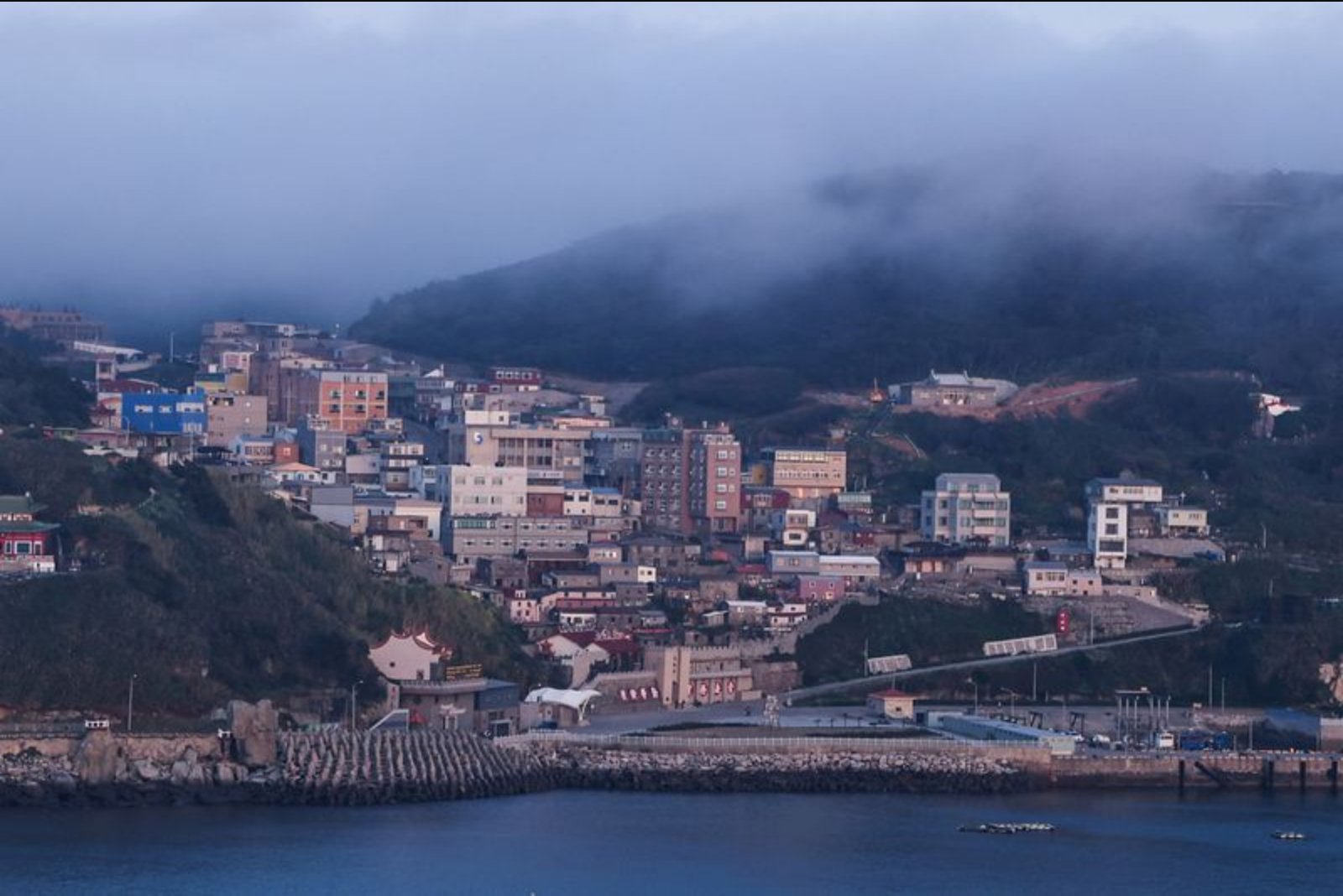 Taiwan switches to microwave backup after undersea cable to Dongyin severs