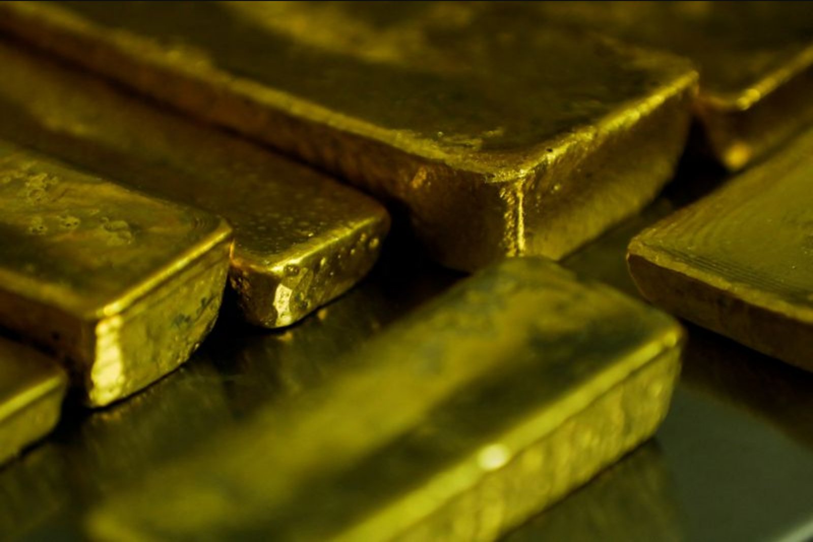 Gold's Long-Term Bid Seen Intact Despite Investors Flocking to Dollars