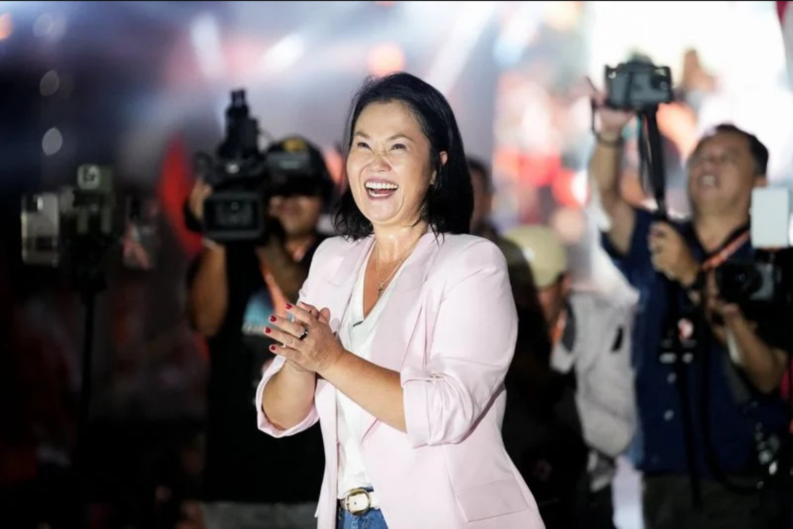 Fujimori Holds Slim Lead Over Sanchez One Week Ahead of Peru Runoff