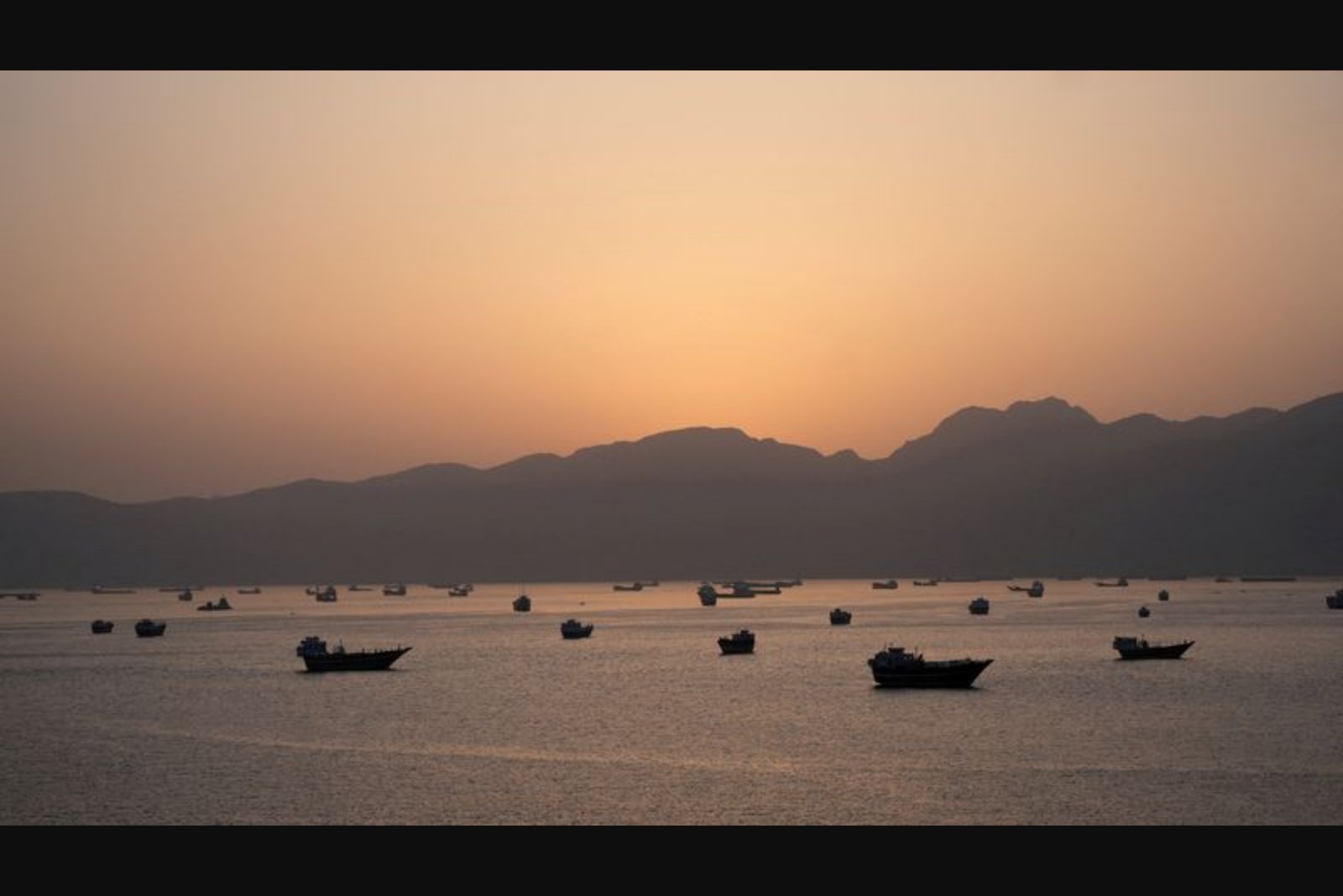 Project Freedom Announced to Help Ships Exit Strait of Hormuz, Markets Cautious