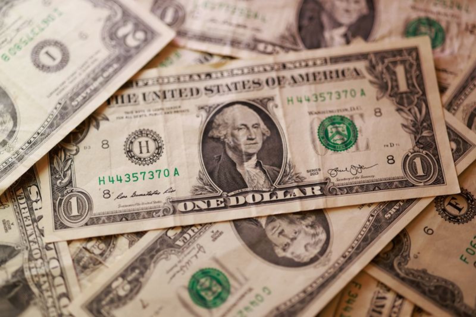 Fed Officials Weigh Longer-Term Dollar Swap Lines to Support Global Stability
