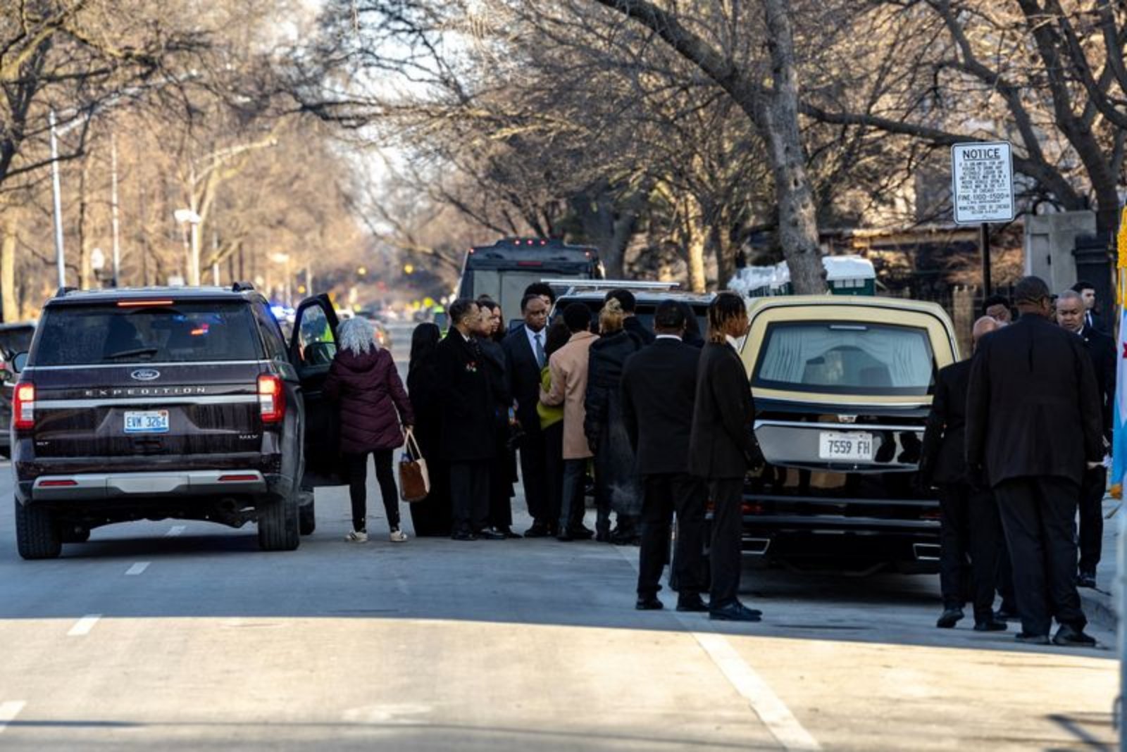 Chicago Holds Public Memorials as Lines Form to Honor Jesse Jackson
