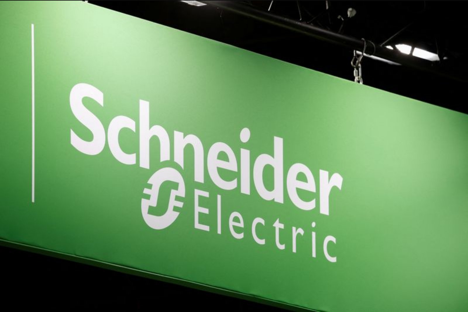 Schneider Electric Tops Profit Estimates as Data Center Orders Offset Currency Headwinds