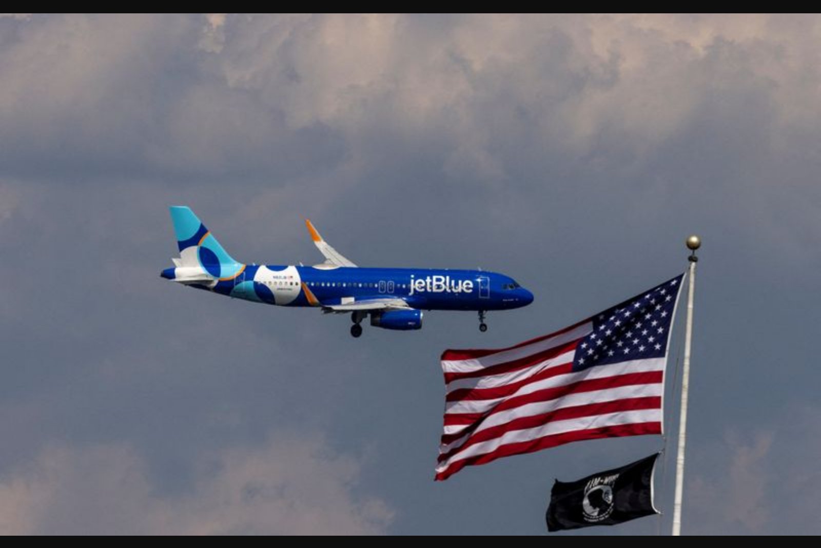 JetBlue Reports Larger Q1 Loss as Surging Fuel Costs Undercut Turnaround