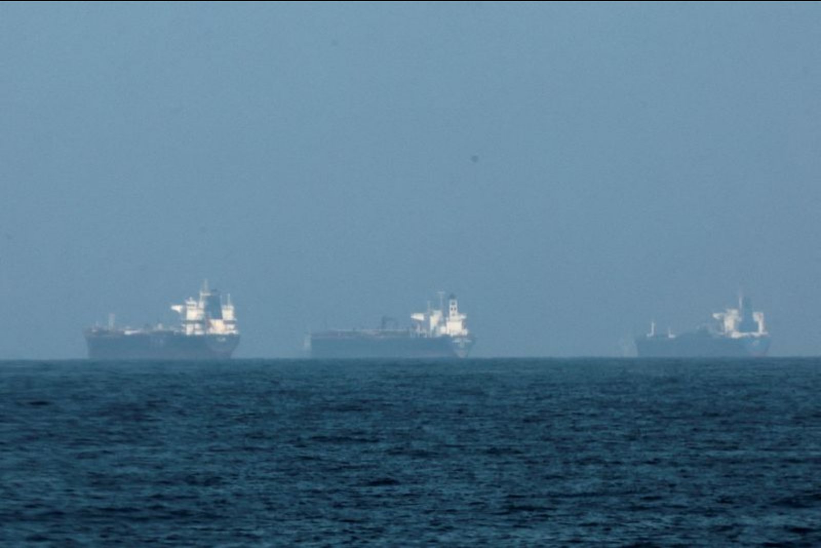 Attacks on Tankers Spread as Conflict Escalates Across Gulf and Beyond