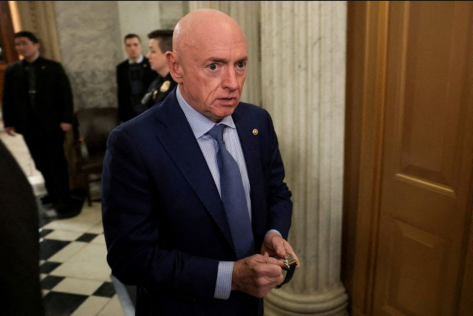 Federal Judge Blocks Pentagon Move to Strip Sen. Mark Kelly’s Rank and Pension