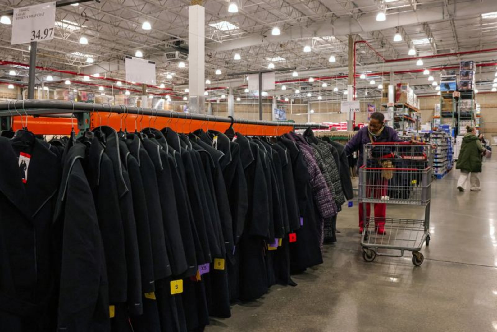 U.S. Consumer Sentiment Edges Up in Early February as Inflation Expectations Shift