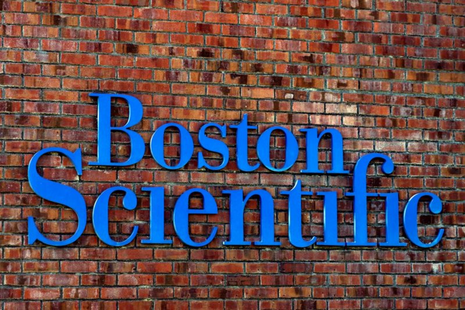 Boston Scientific Issues Cautious 2026 Outlook, Shares Fall Over 11% Premarket