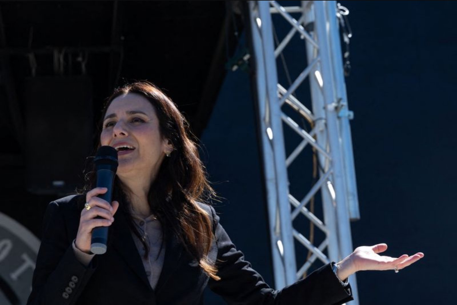 Gina Hinojosa Secures Democratic Nomination for Texas Governor