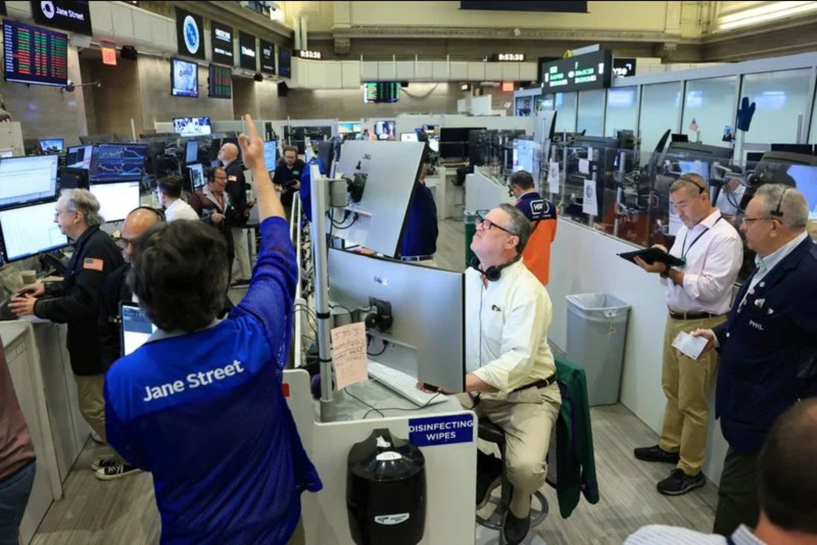 Surging Tech Valuations and Volatility Raise Bubble Concerns in U.S. Equities