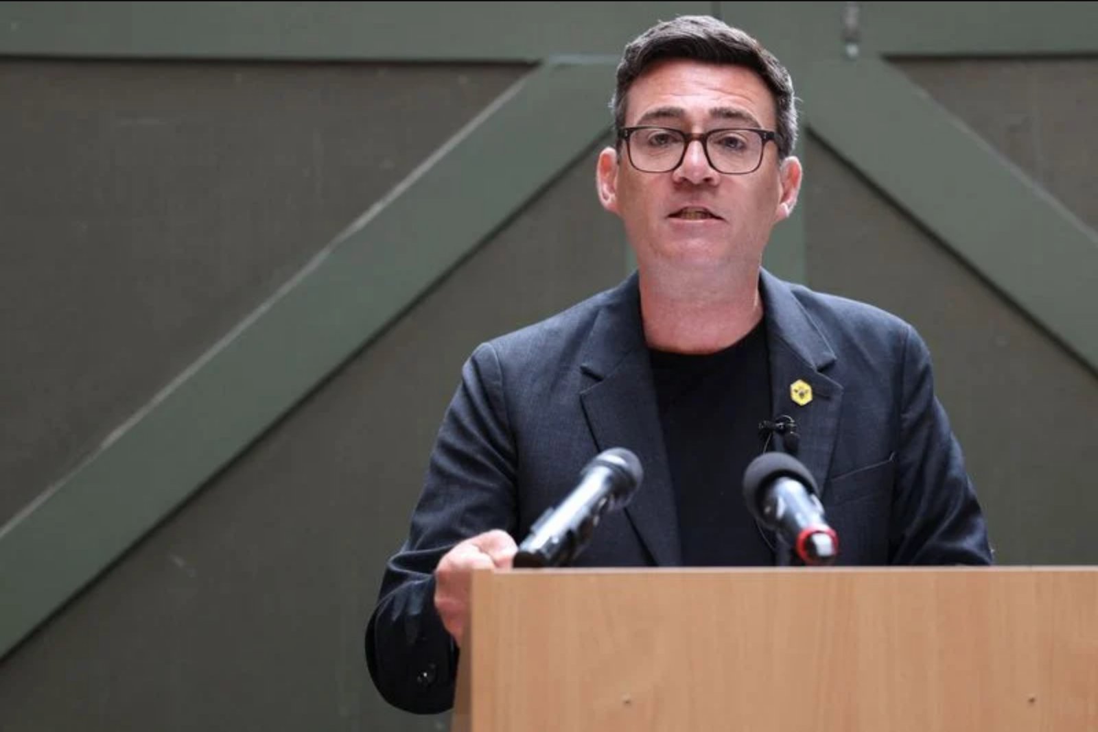 Andy Burnham Affirms Commitment to Labour’s Fiscal Rules as Leadership Prospects Solidify