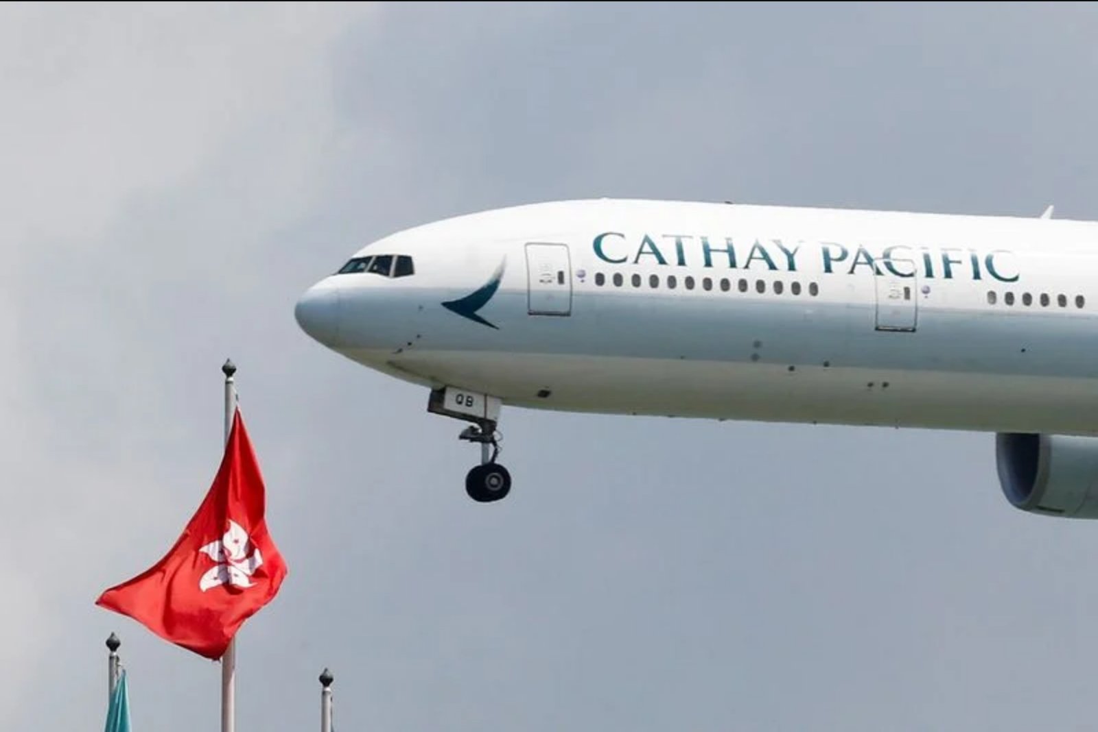 Airlines Partially Restore Middle East Routes as Some Suspensions Persist