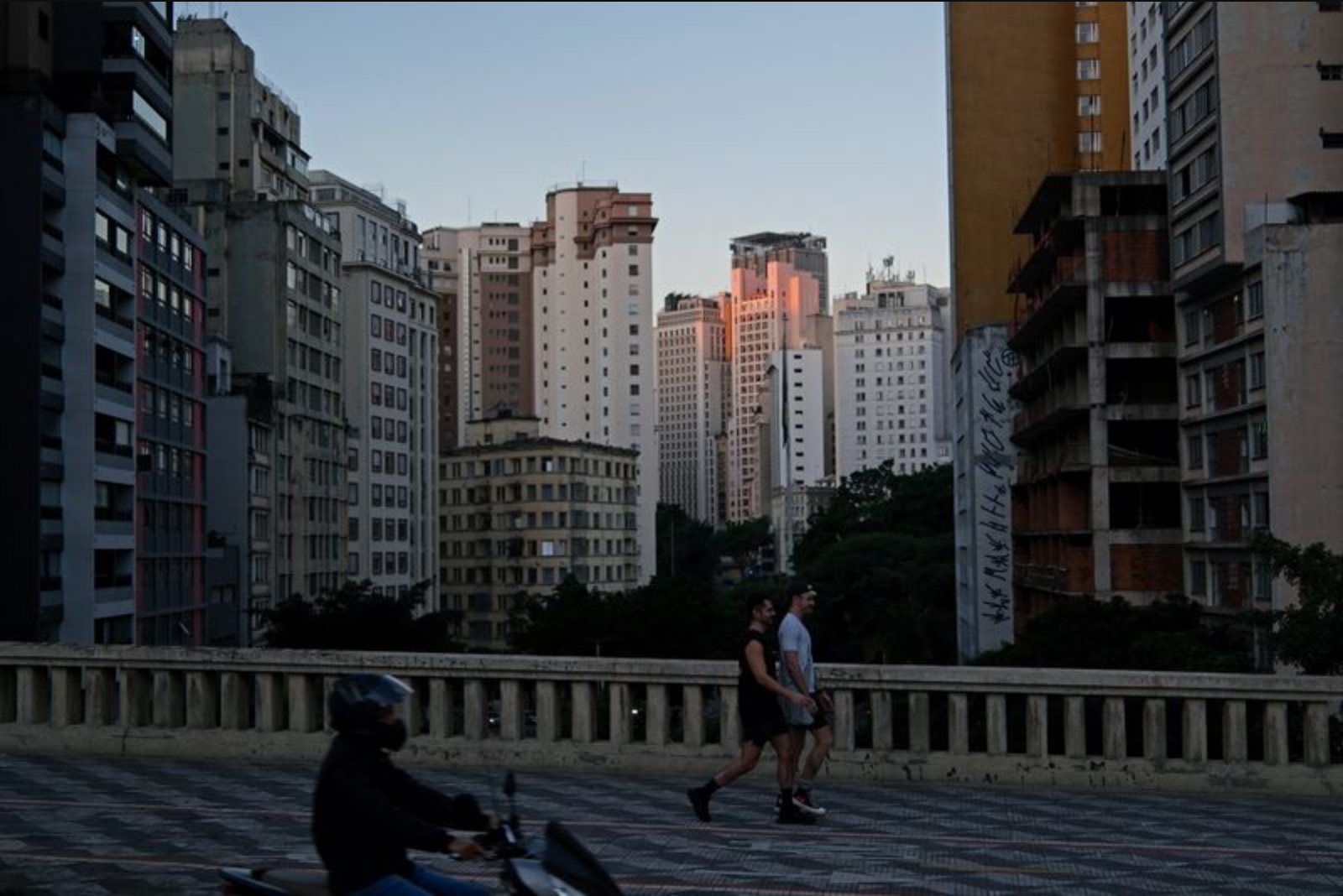 Brazil's Q1 Growth Likely Accelerated on Stronger Industry and Consumer Demand