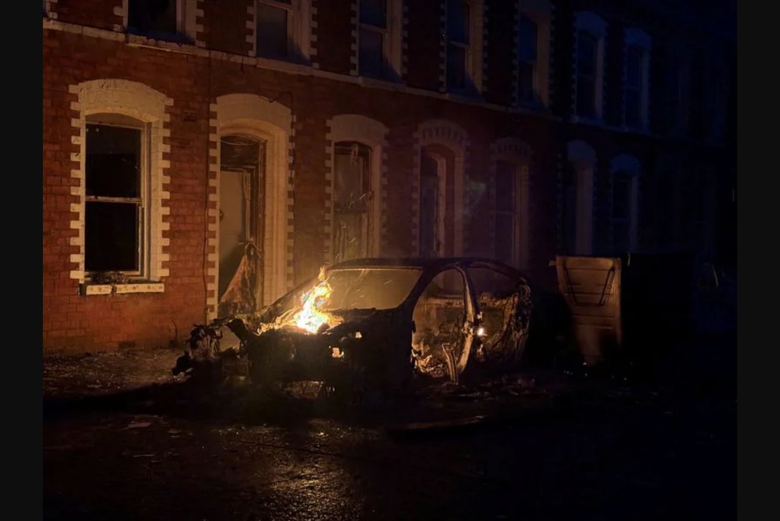 Waves of Anti-Immigrant Violence Engulf Belfast Following Stabbing