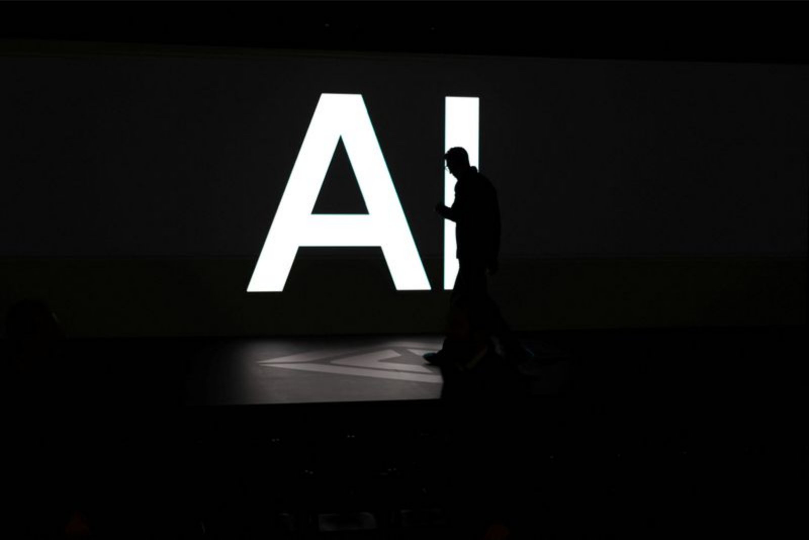 AI Investment Trade Frays as Costs, Debt and Winners Become Less Certain