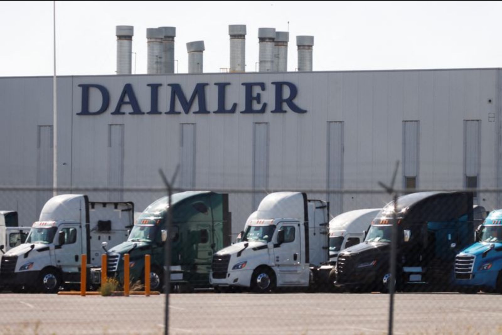Daimler Truck Q1 Profit Drops Sharply as North American Demand and Tariffs Bite
