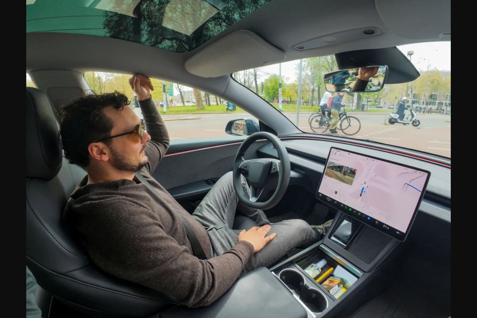 Supervised Tesla FSD Hits Amsterdam Streets, Sparking Mixed Local Reaction