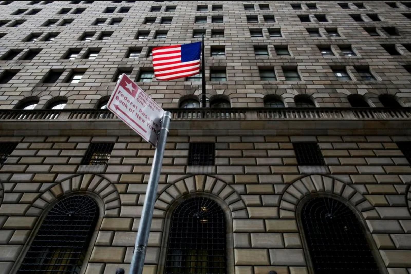 New York Fed's Roberto Perli Emphasizes Flexible Use of Treasury Bill Purchases to Manage Liquidity