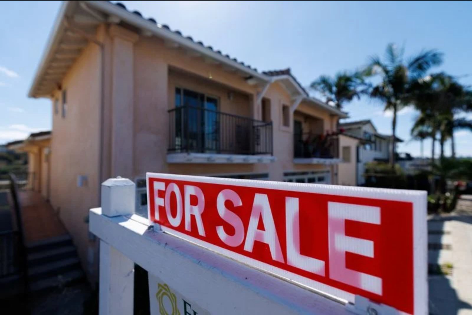 Elevated U.S. Mortgage Rates Set to Keep Housing Activity Muted Through 2028, Poll Shows