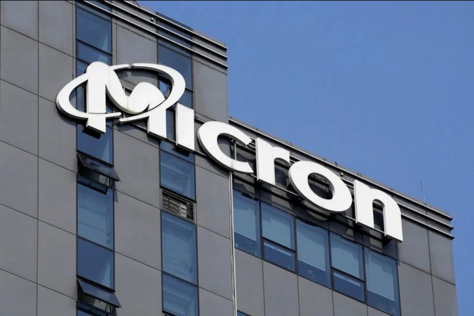 Micron's Blowout Forecast Revives Chip Stocks as Inflation and Oil Moves Loom Large