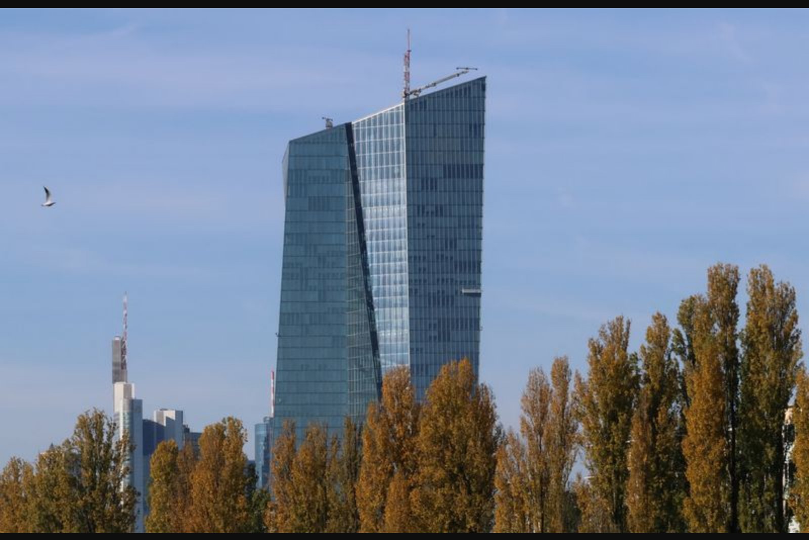 ECB on Alert as Iran-Linked Oil Shock Revives Painful Memories of 2022