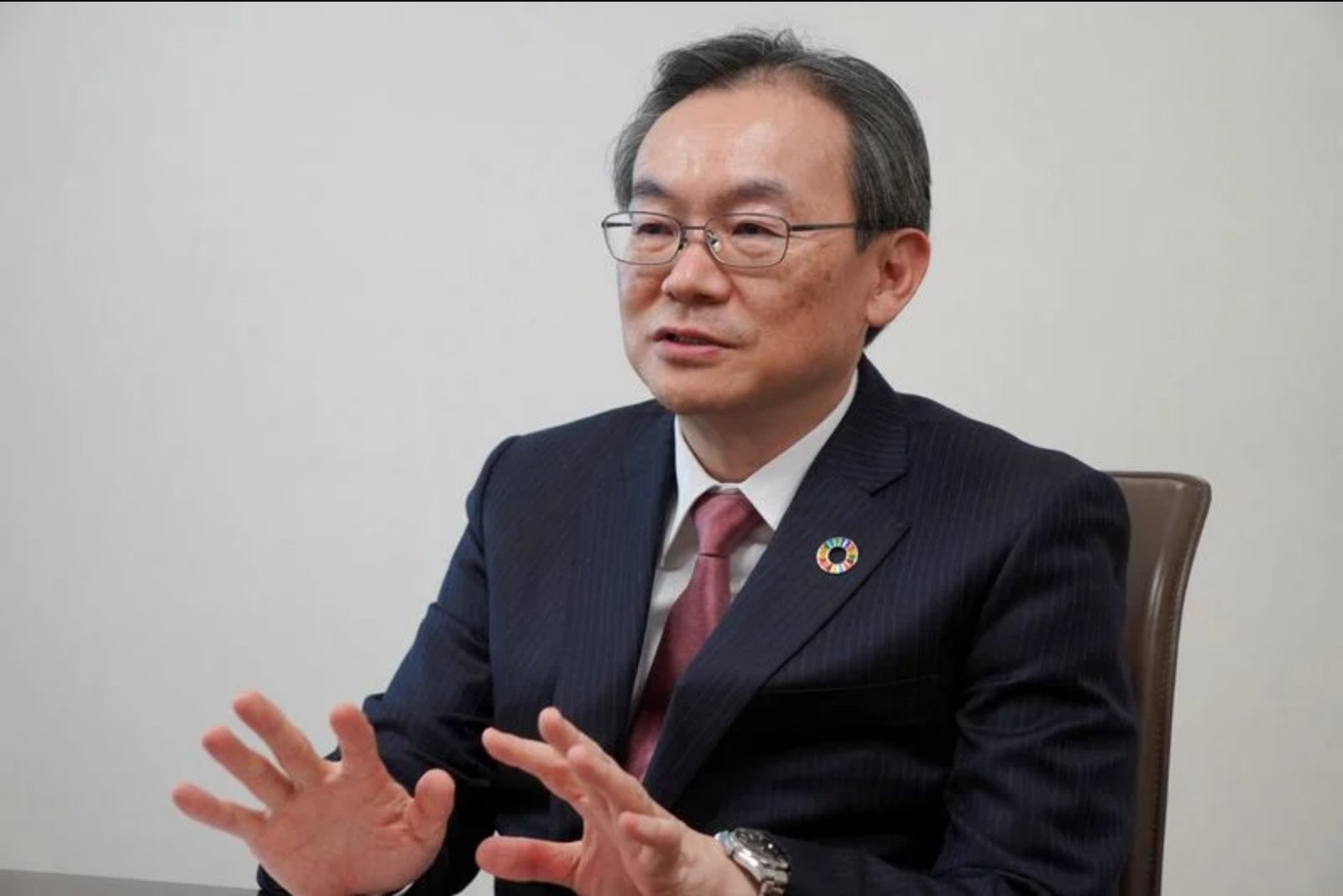 MUFG chief cautions that a weakening yen-driven inflation could sap consumption and stall growth