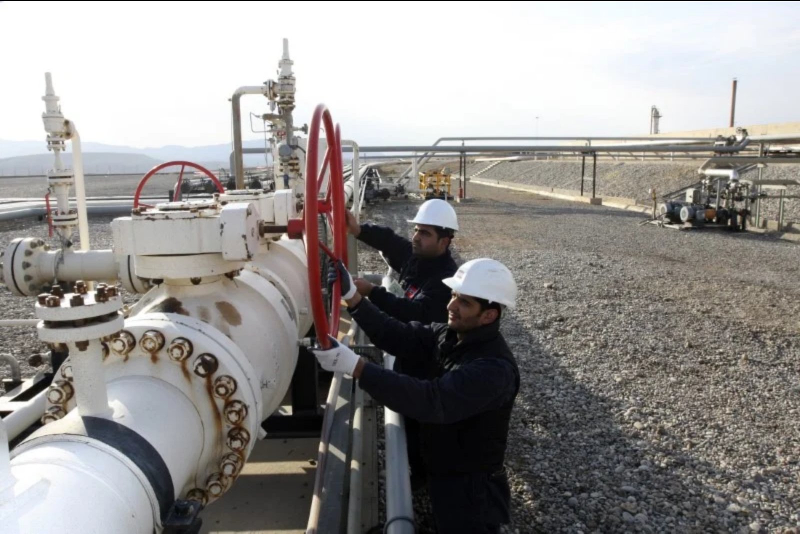 Kuwait Considers Overseas Oil Storage After Strait of Hormuz Disruptions