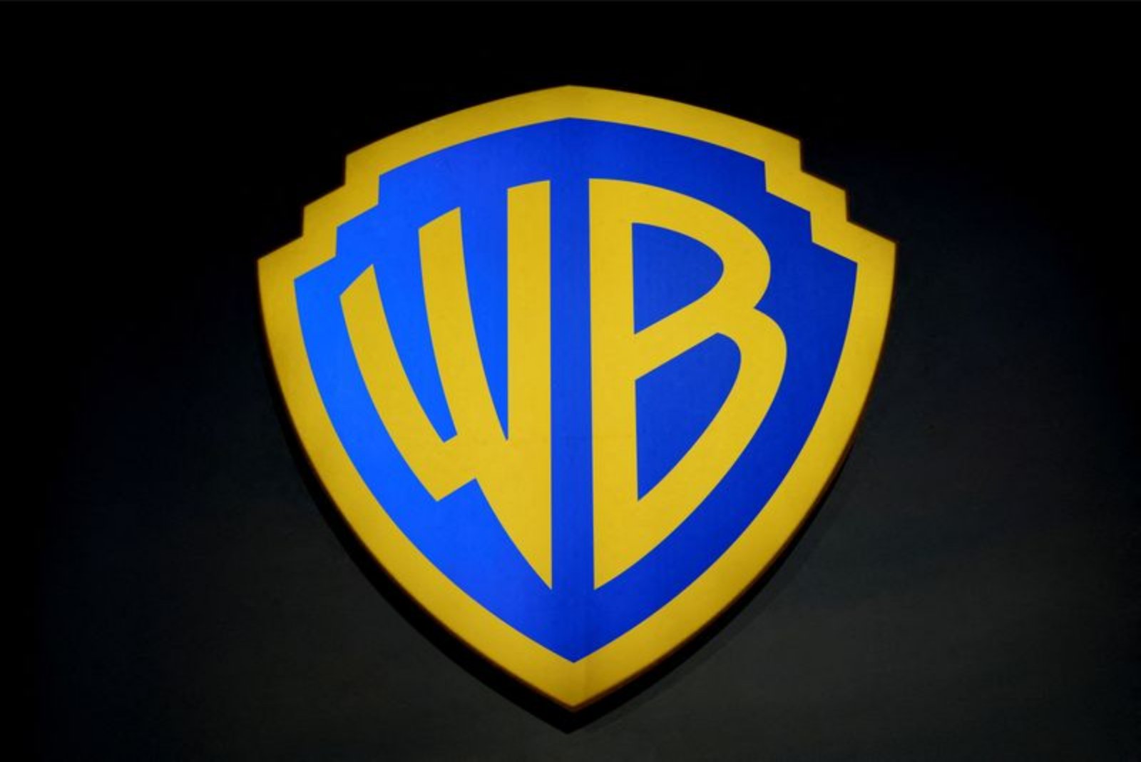 Banks Expand Warner Bros Discovery Loan to Top $10 Billion Ahead of Paramount Deal