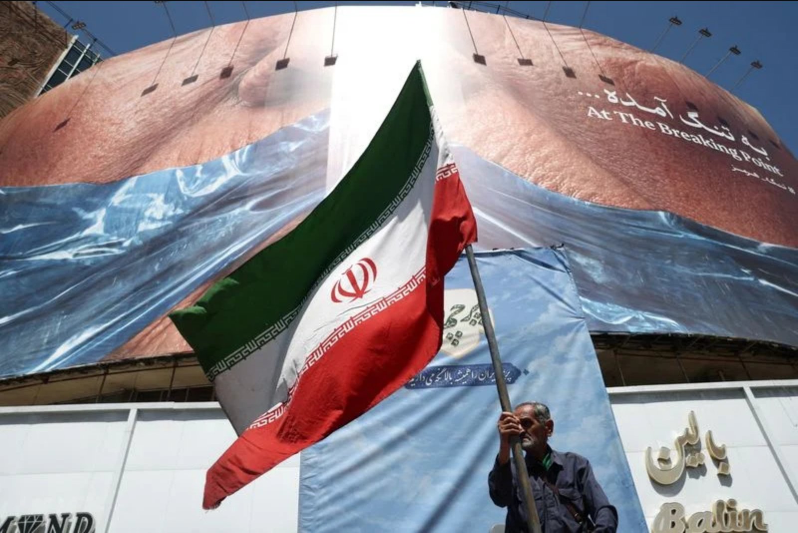 Iran Rejects Proposal to Use Its Frozen Assets to Compensate Gulf Allies