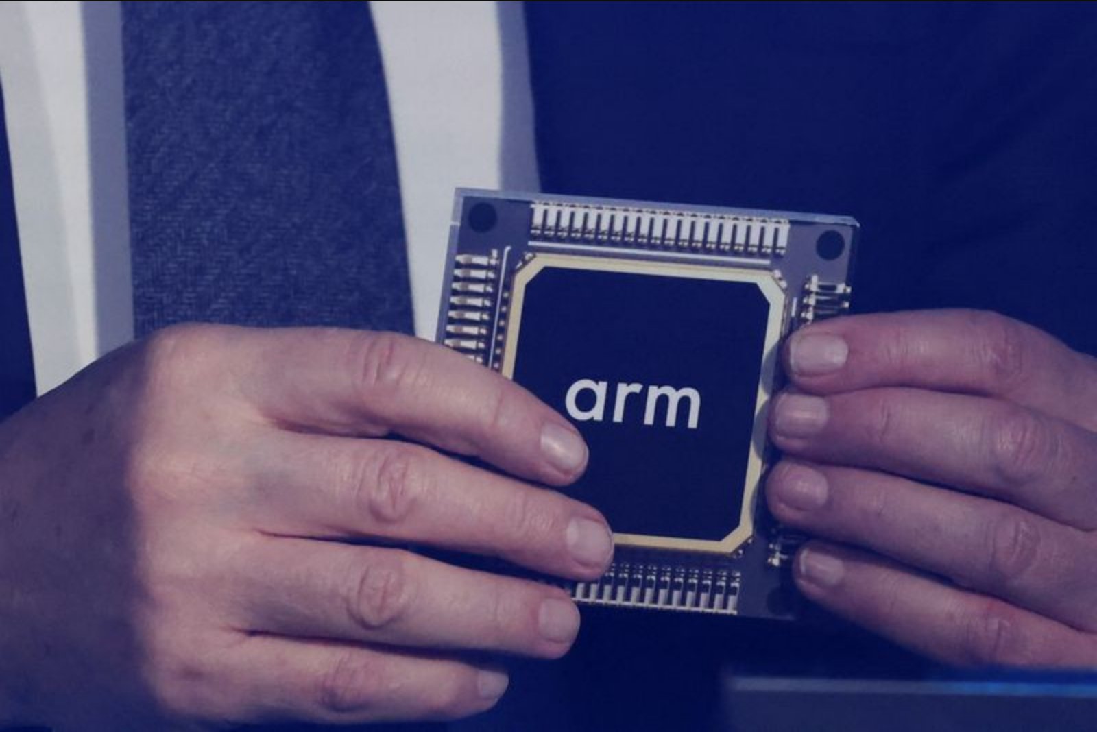 Arm Raises Outlook as AI-Driven Data Center Demand Boosts Royalties
