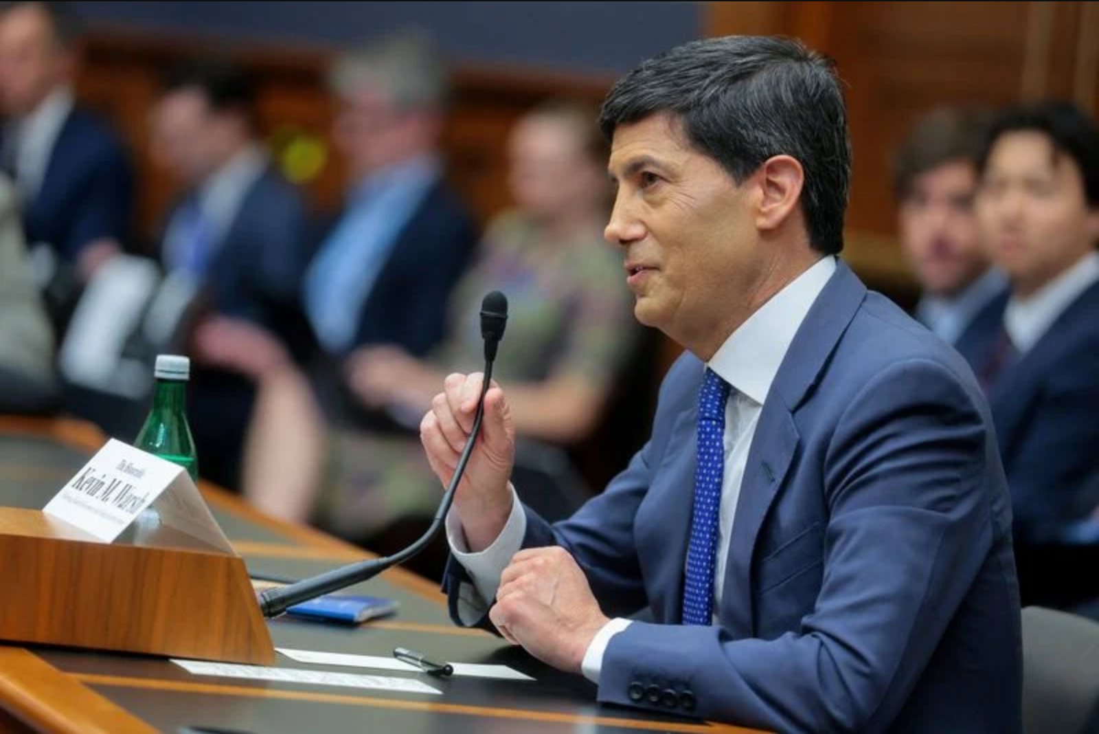 Warsh Pledges Advance Notice and Public Debate for Any Fed Balance Sheet Changes