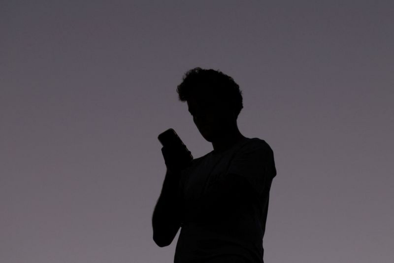 Australia Signals Tougher Enforcement of Age Controls for AI; App Stores and Search Engines Could Be Targeted
