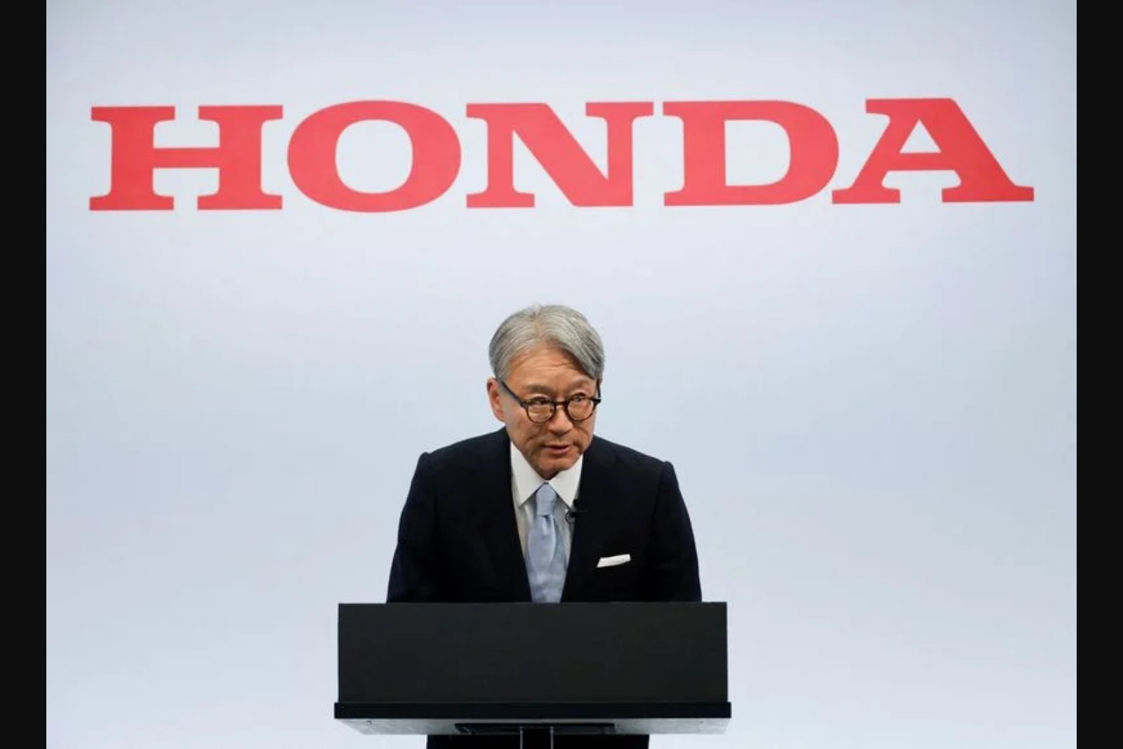 Honda CEO Issues Apology for Annual Loss, Retains Board Seat at Shareholders' Meeting