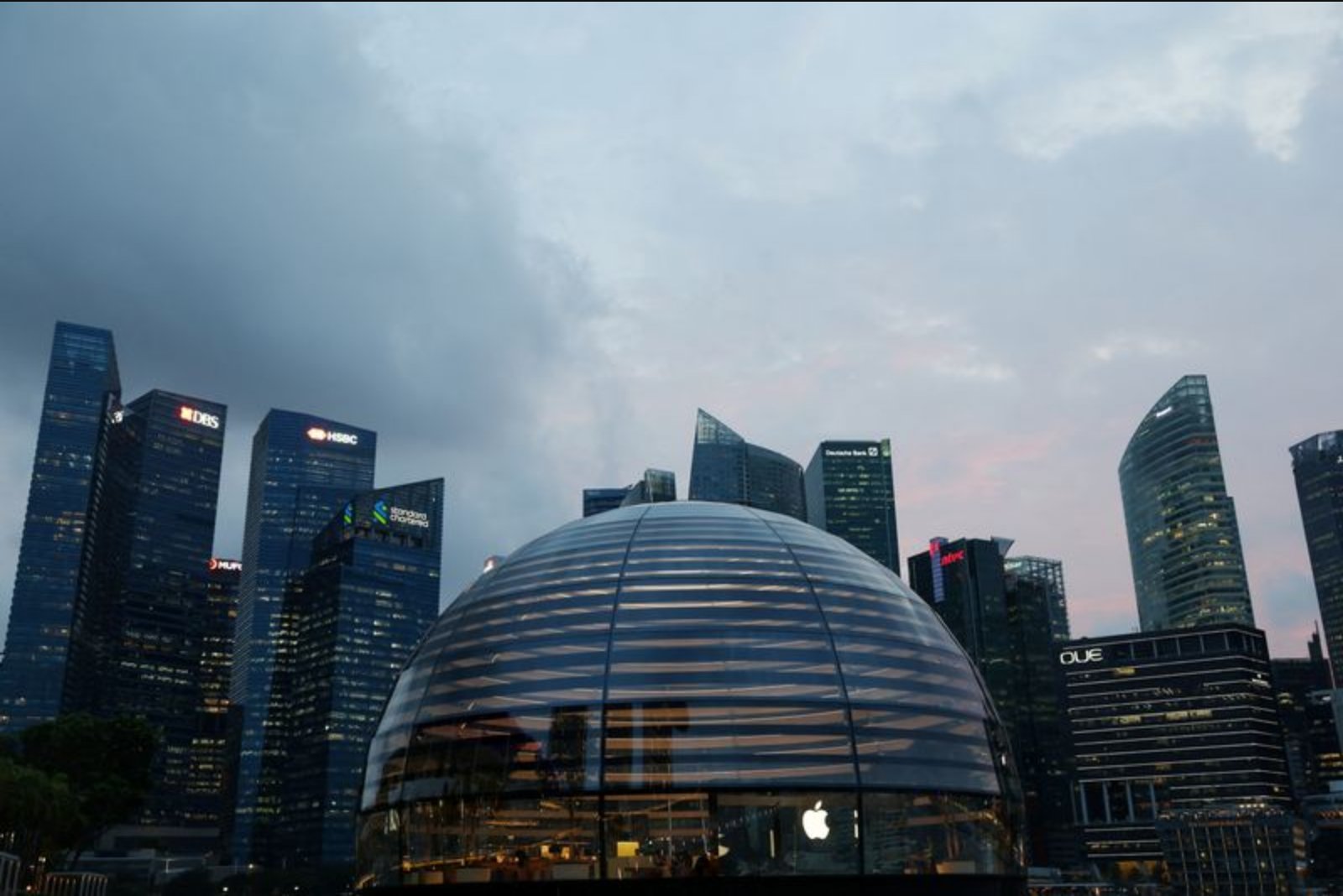 Singapore Poised as Neutral Ground for AI Firms Amid Sino-U.S. Tech Tensions