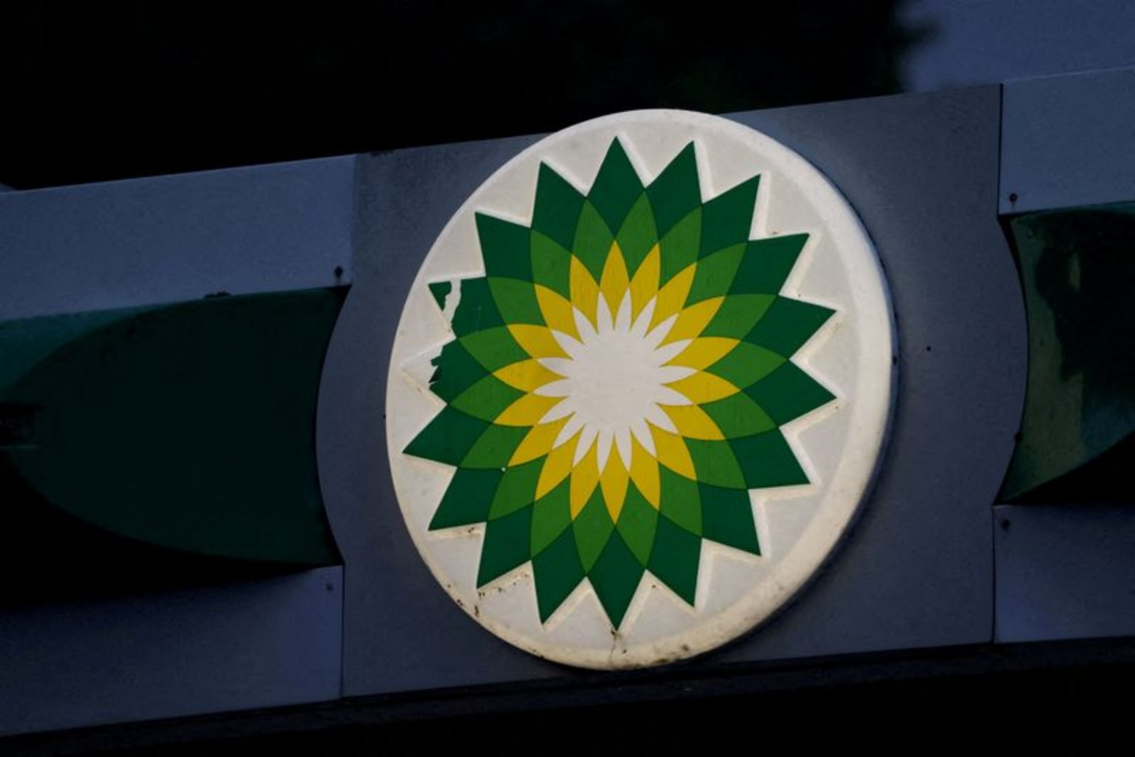 BP and United Steelworkers Set to Return to Negotiating Table Over Whiting Refinery Contract