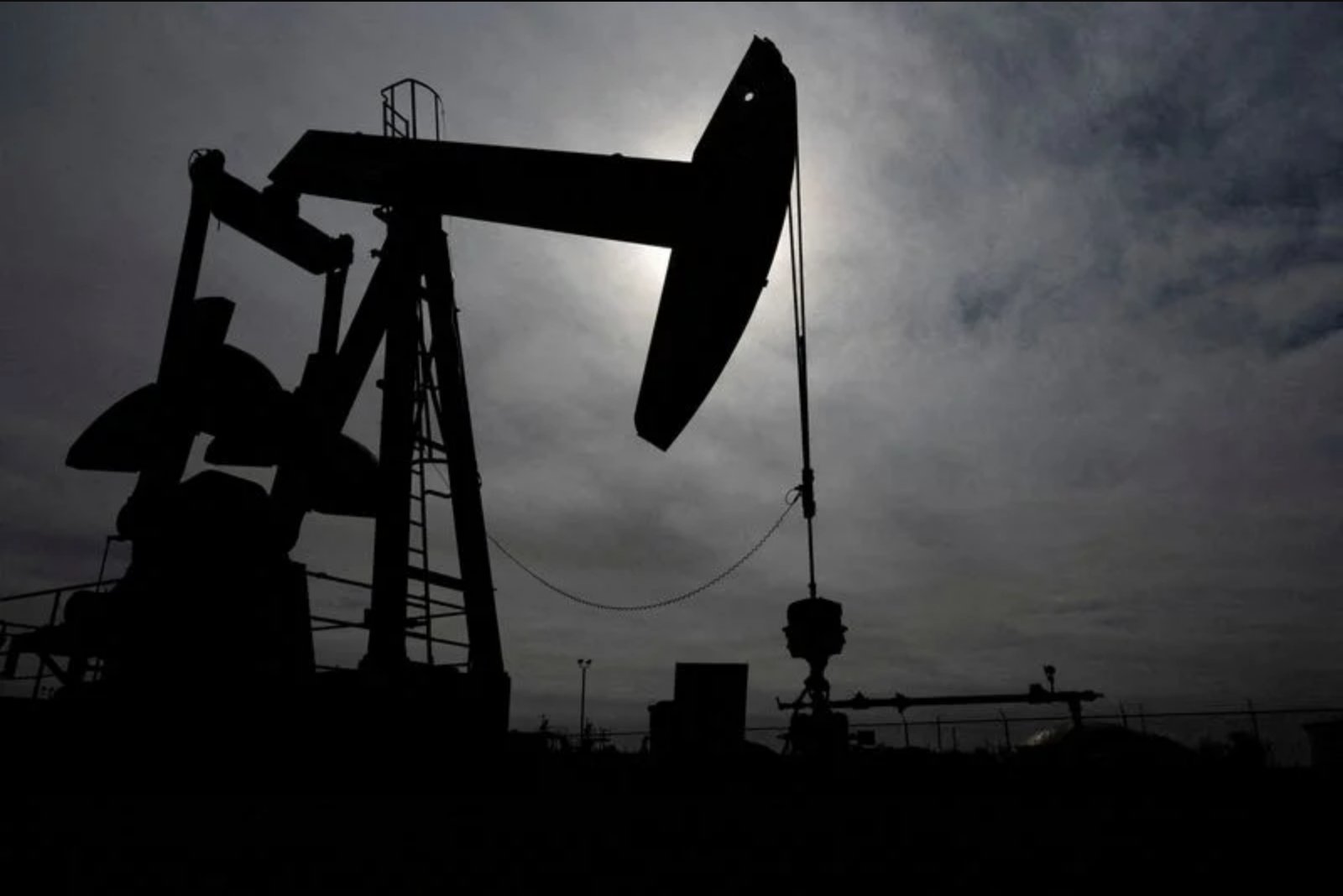 Oil prices recover as uncertainty over U.S.-Iran memorandum and supply restoration lingers