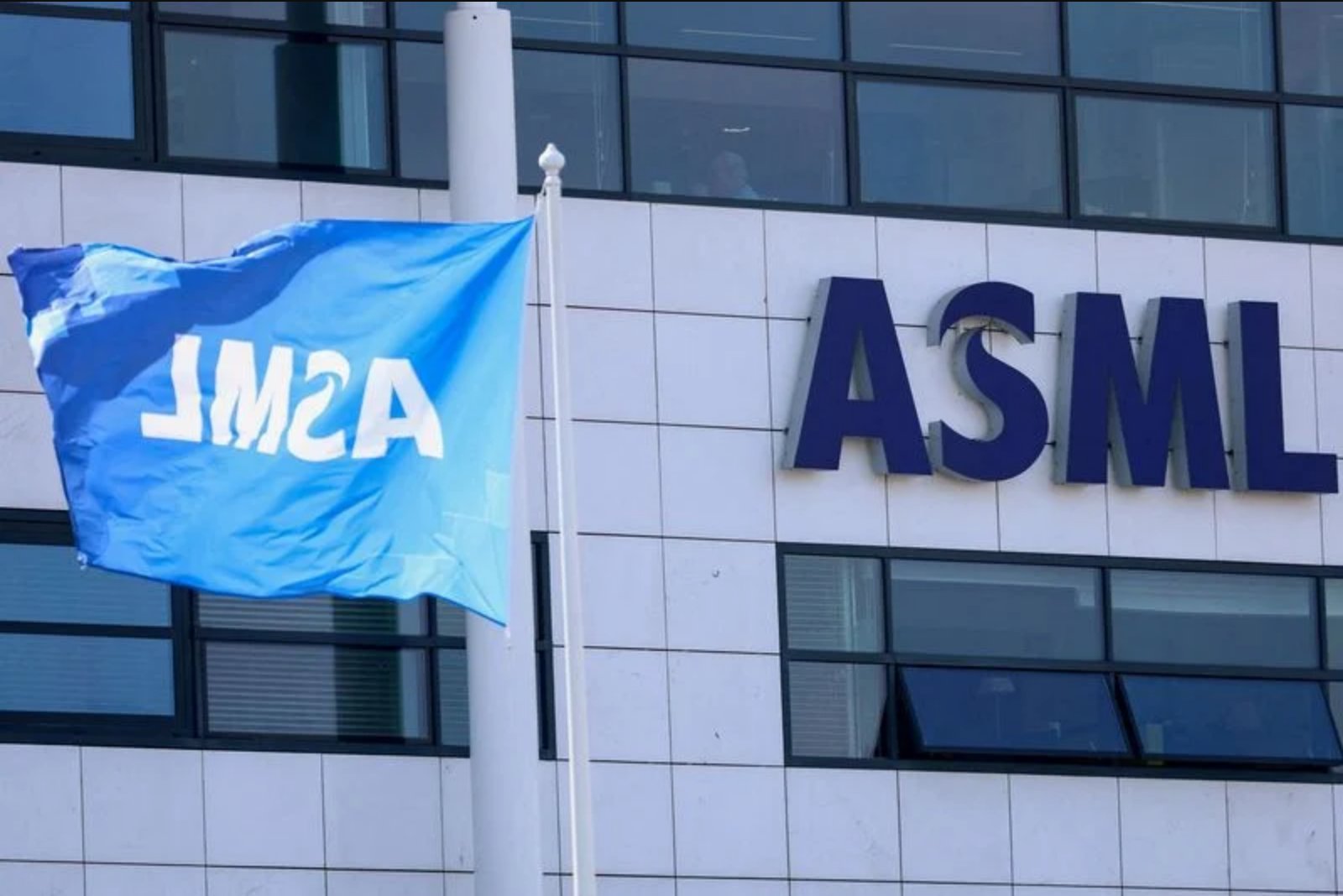 ASML Faces Scrutiny on Capacity and China Exposure as Results Near