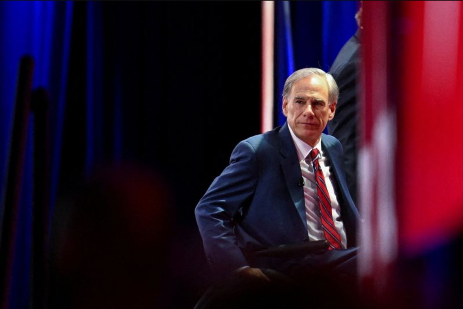 Houston Revises Ordinance Limiting ICE Cooperation After Governor’s Threat to Withhold $114 Million