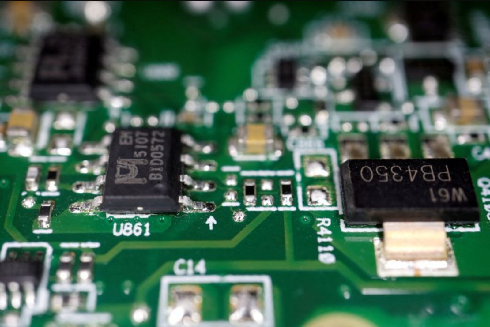 Skyworks Raises Quarterly Guidance, Citing Strong Demand for RF Chips