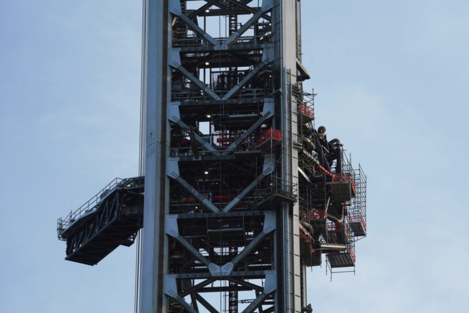 SpaceX at a Crossroads: IPO Prospects, Starlink Revenue and Rapid Expansion into AI and Moon Missions