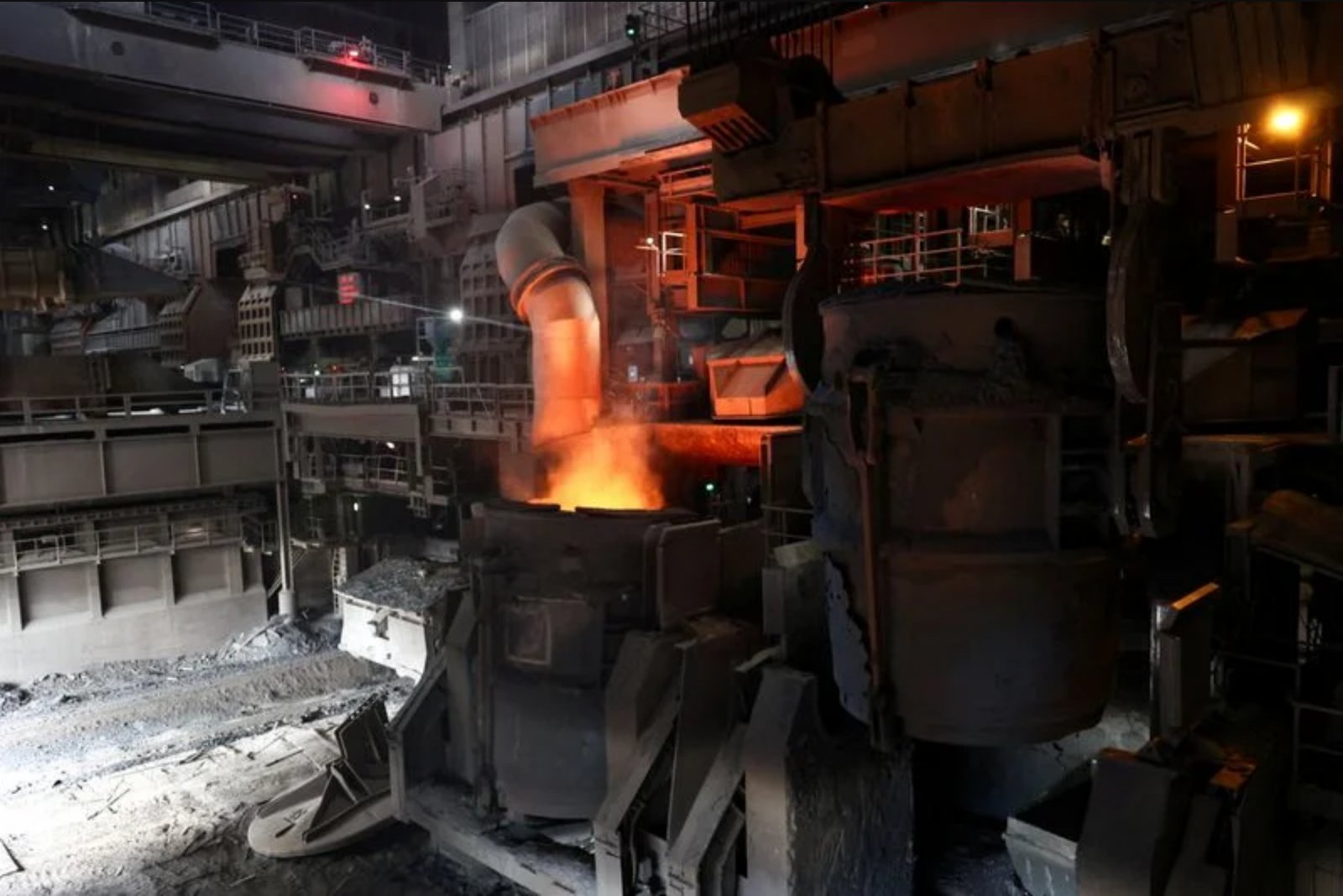 Euro-area factories finish quarter strong as cost pressures ease