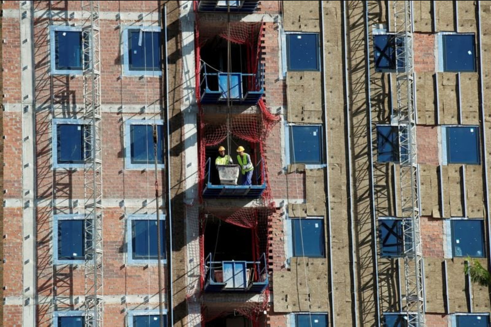 Spain and Portugal Tighten Oversight as House Prices Surge, But Major Interventions Remain Limited