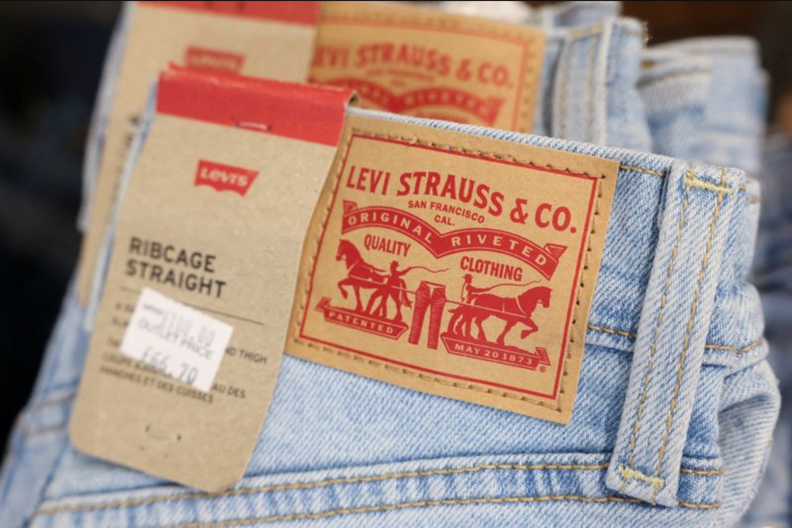 Levi Strauss Shares Surge as Strong Full-Price Sales Offset Tariff Pressure